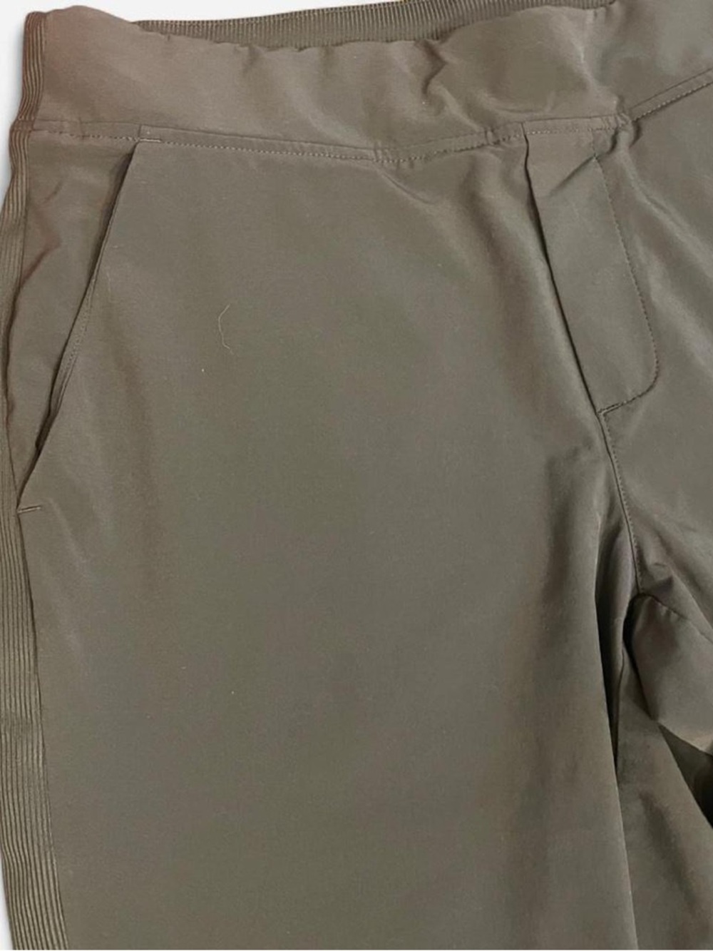 Athleta dark green joggers polyester/spandex with pockets Size 8 - Picture 2 of 7